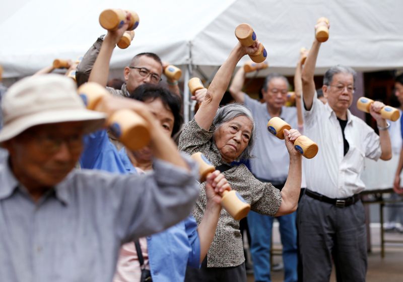người già người già
